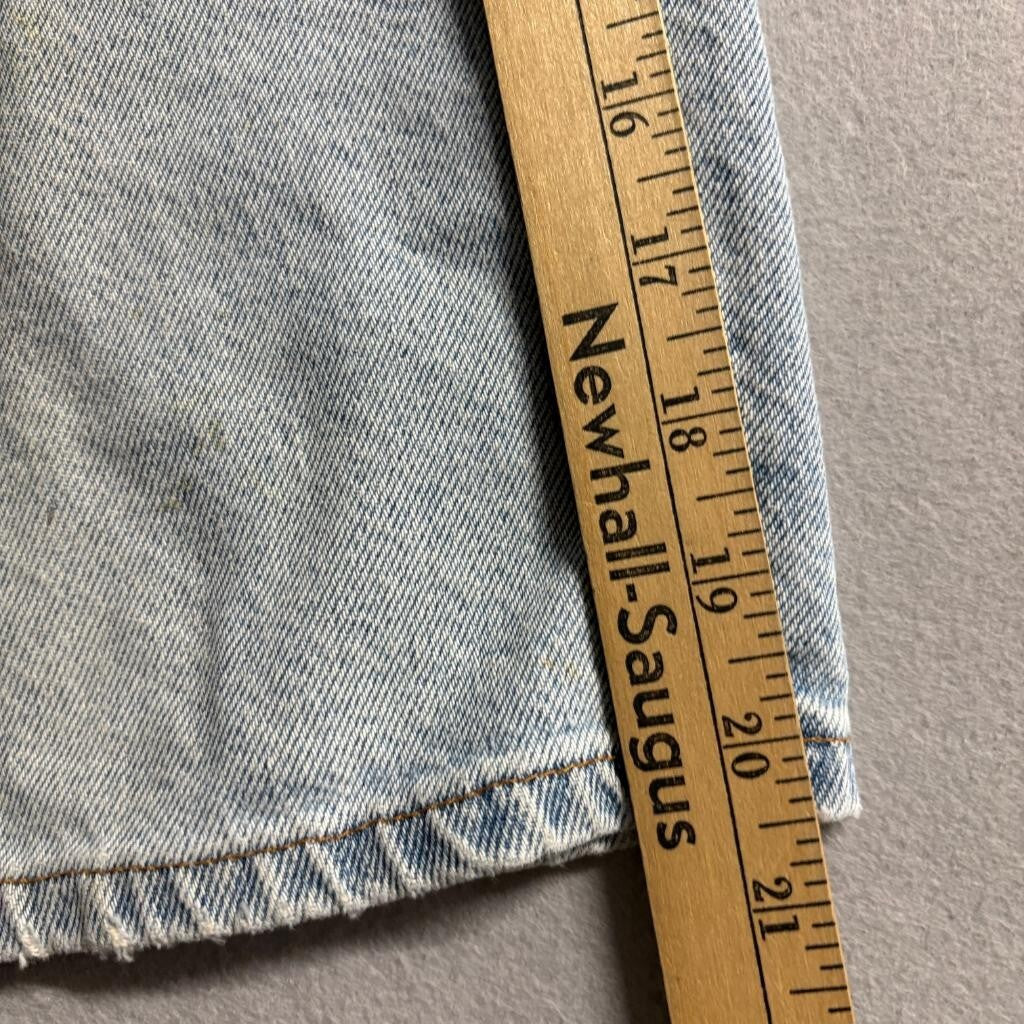 Vintage Levis 550 Denim Shorts Mens 40 Blue Light Wash Relaxed Fit Made in USA