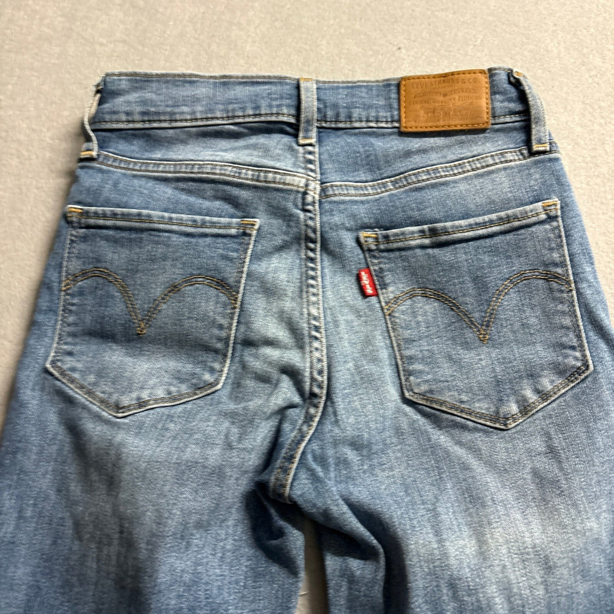 Levi's Premium 724 High Rise Straight Jeans Womens 24 Distressed Raw Cut Hem