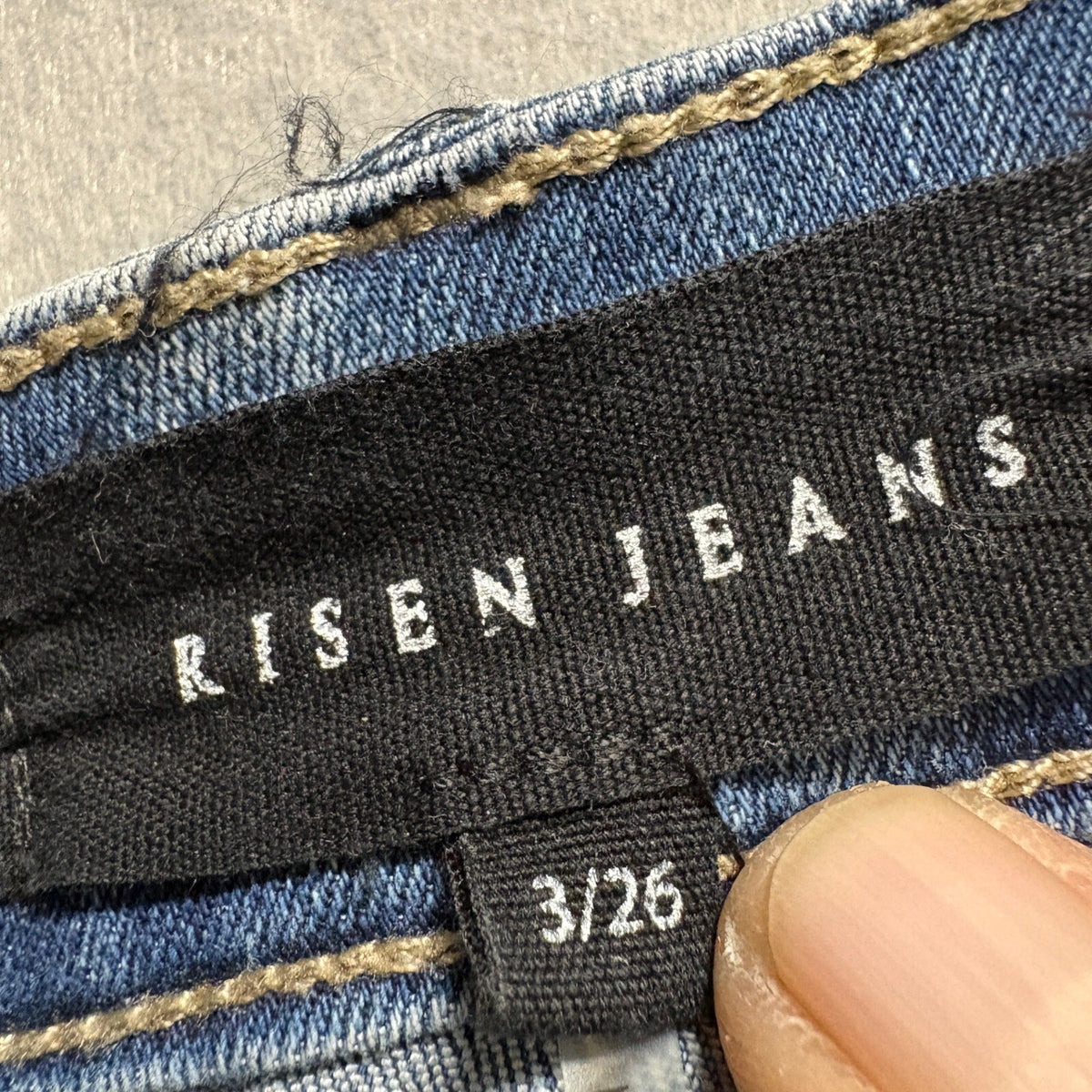 Risen Jeans Womens Size 3/26 High Rise Wide Leg Raw Hem Blue Denim Stretch Jeans