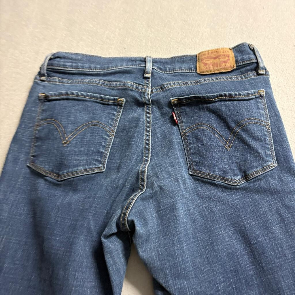 Levi's Classic Straight Jeans Womens Size 8S W29 L28 Medium Wash Stretch Denim