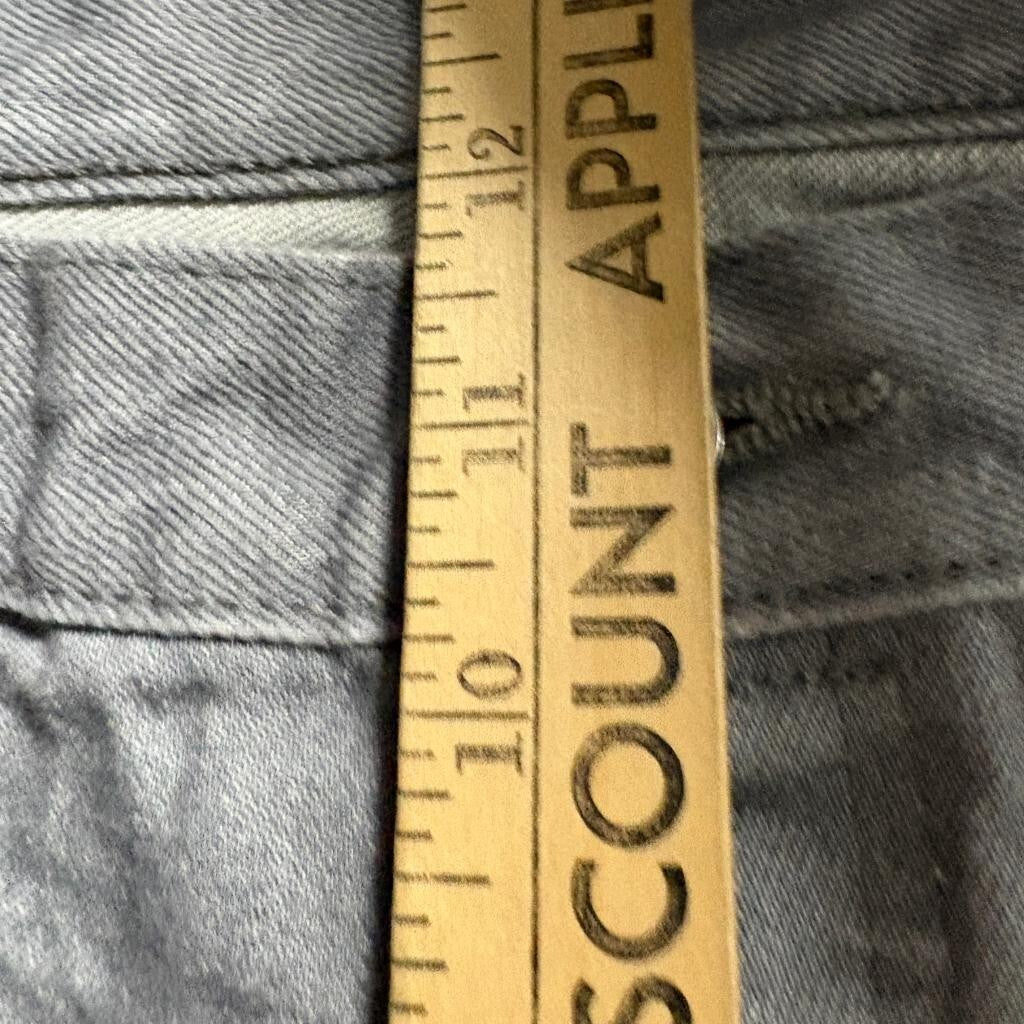 Levis 501 Womens Gray Denim Jeans Cut Off Raw Hem Size 36x32 Actual 35x23.5