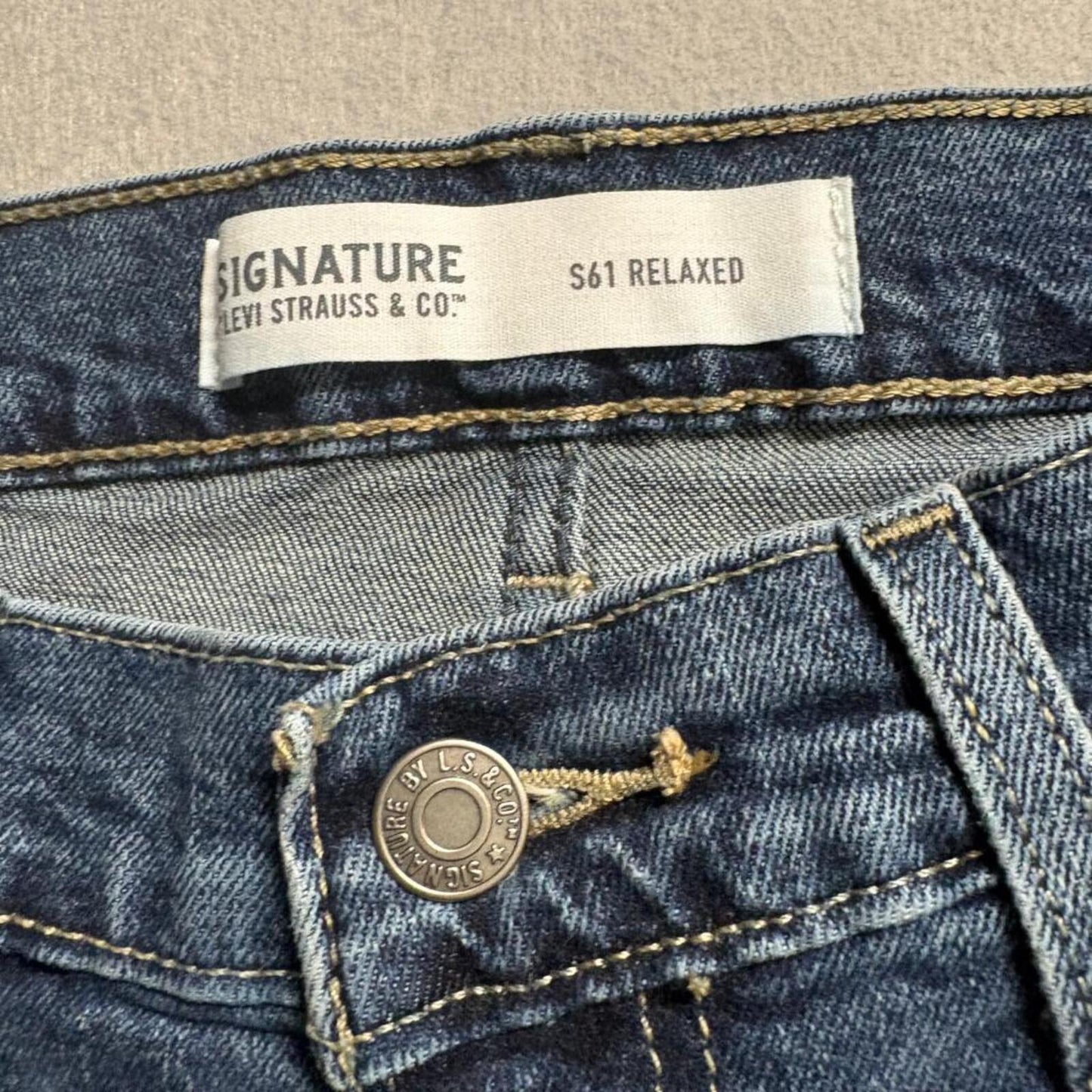 Signature by Levi Strauss Co Mens Jeans 34x32 S61 Relaxed Fit Blue Denim