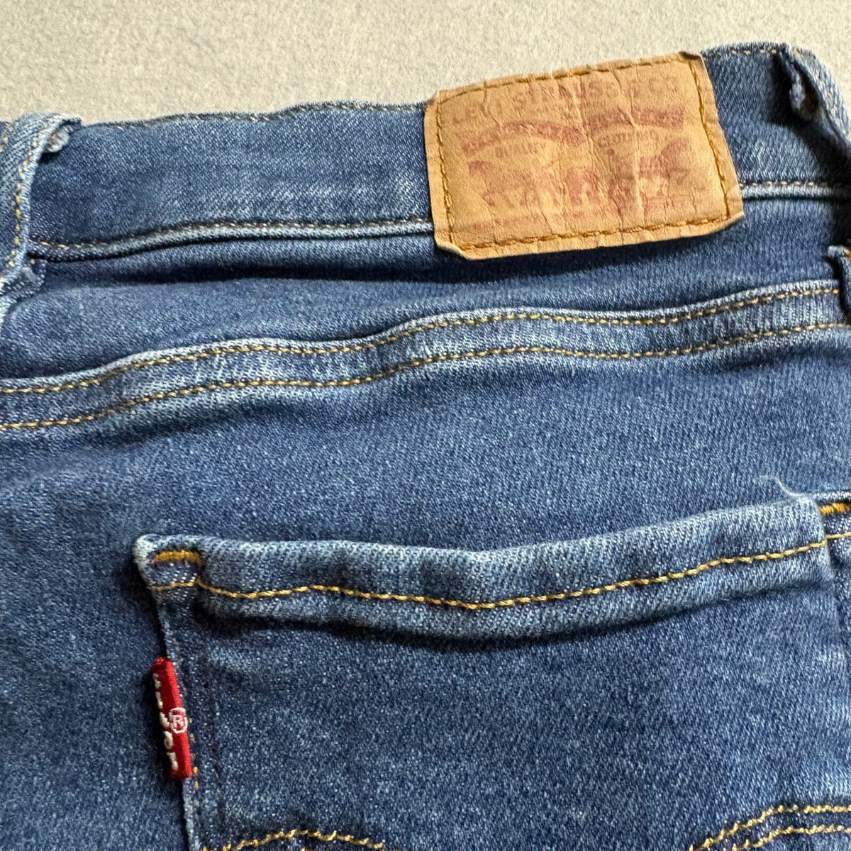 Levi's Womens Blue Denim Jeans Size W27 L32 Skinny Mid Rise Stretch Cambodja