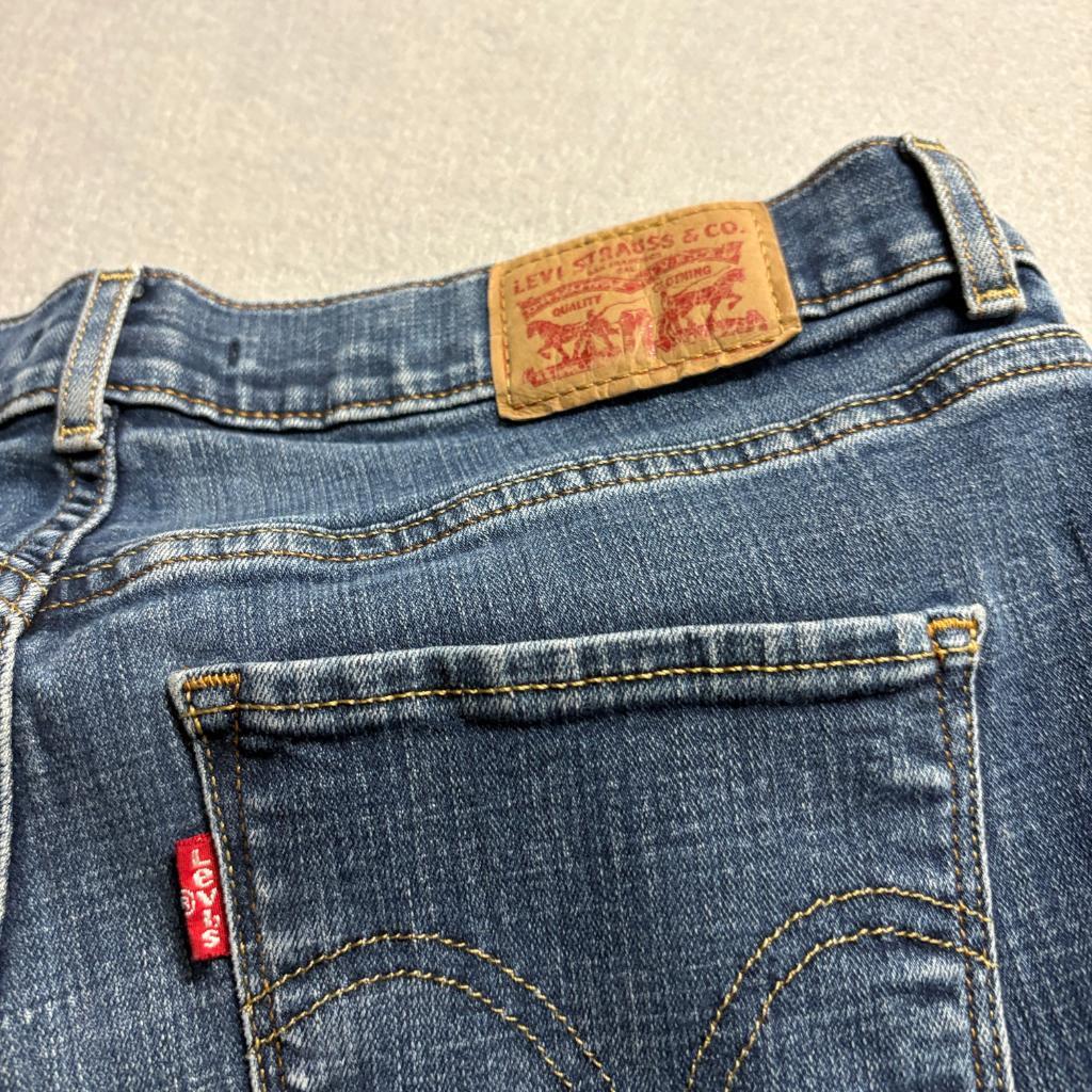 Levis Classic Bootcut Jeans Womens 29 Medium Wash Blue Denim Stretch 8S W29 L30