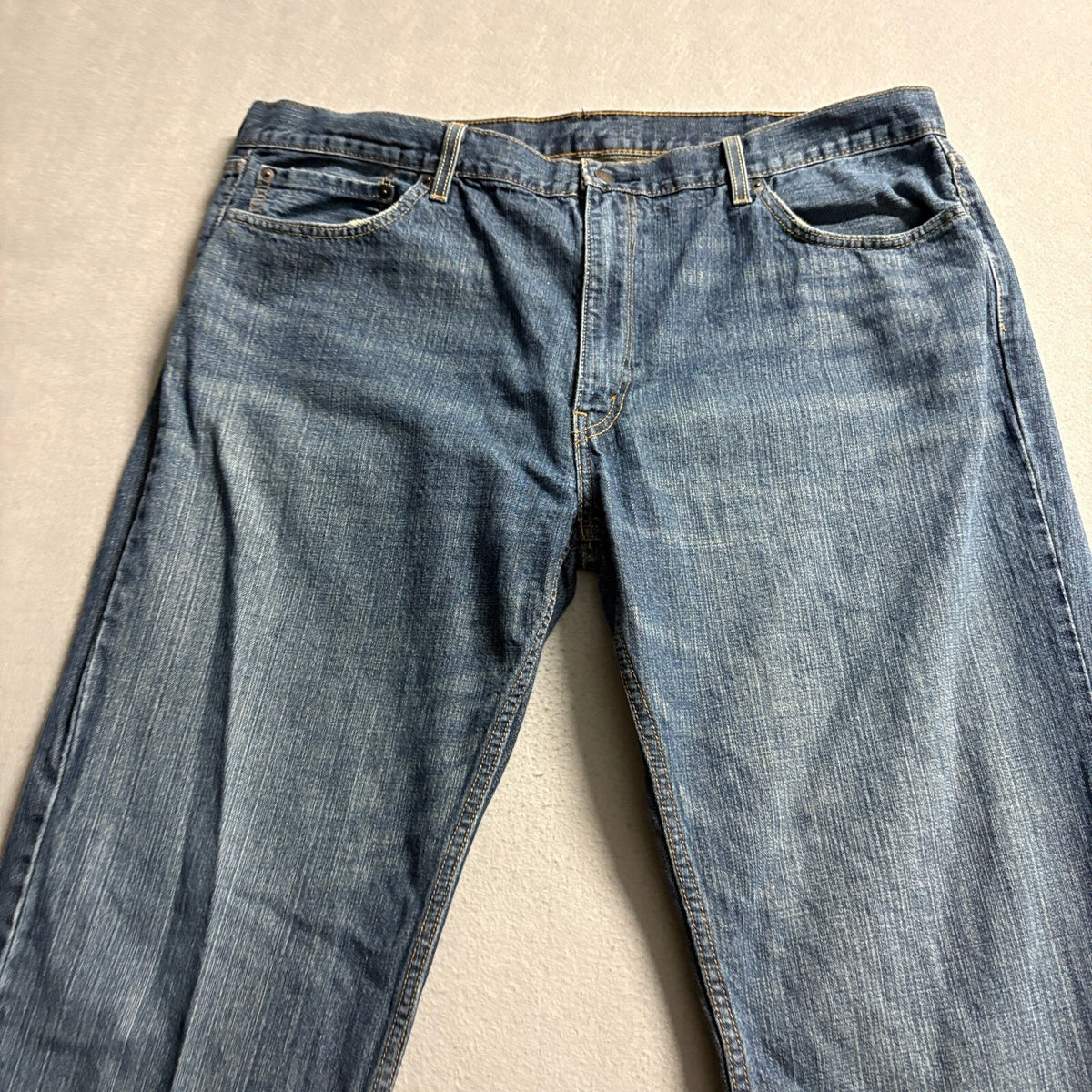 Levis 559 Relaxed Straight Jeans Mens W42 L38 Medium Wash Blue Denim Pants