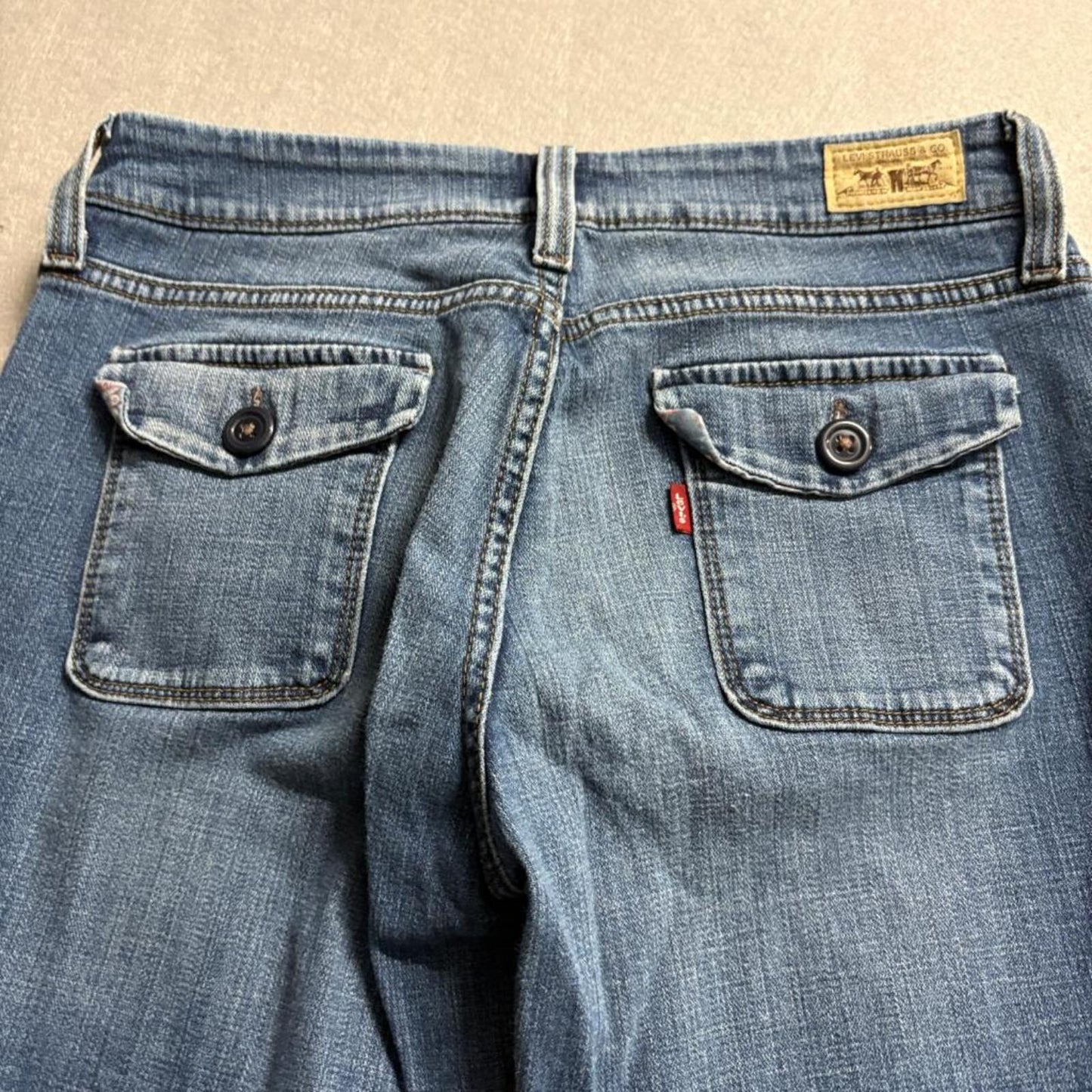 Levis 545 Jeans Womens 4 Medium Blue Denim Low Boot Cut Flap Pocket Stretch