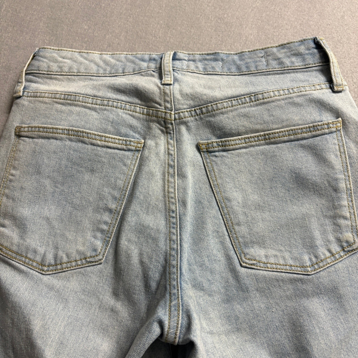 Universal Thread Ankle Bootcut Jeans Womens 6/R Light Wash Raw Hem Stretch Denim