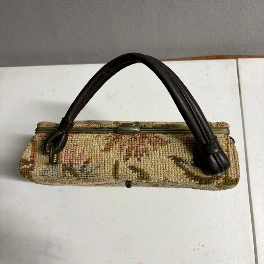 Vintage Floral Needlepoint Tapestry Handbag Kiss Lock Top Handle Purse Beige
