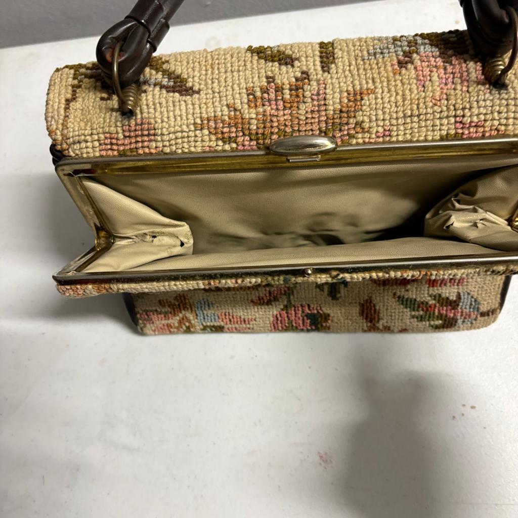 Vintage Floral Needlepoint Tapestry Handbag Kiss Lock Top Handle Purse Beige