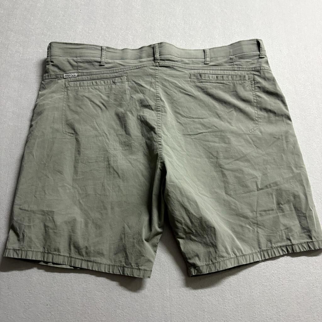Wrangler Outdoor Mens Shorts Size 46 Green Cotton Blend Stretch Flat Front