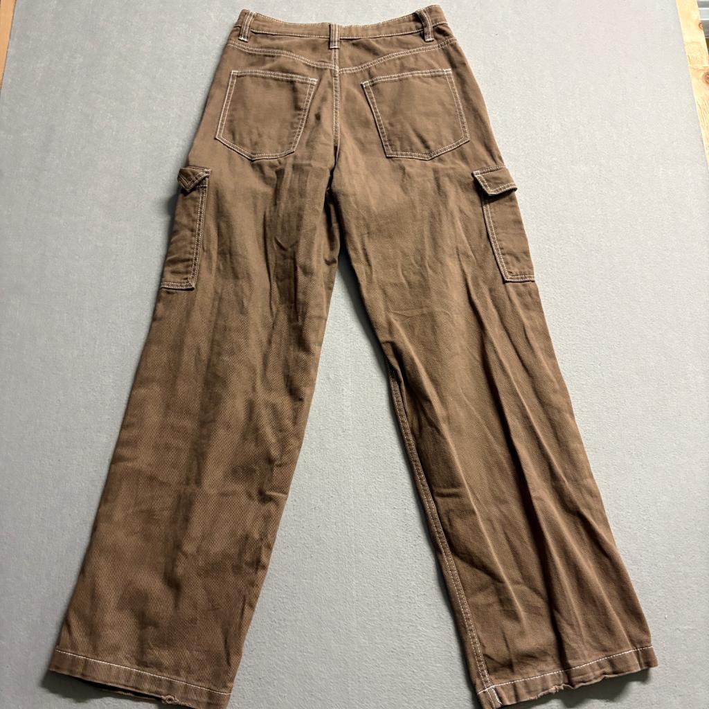 H&M Divided Women's Brown Cargo Pants Size 4 Contrast Stitch Wide Leg Utility