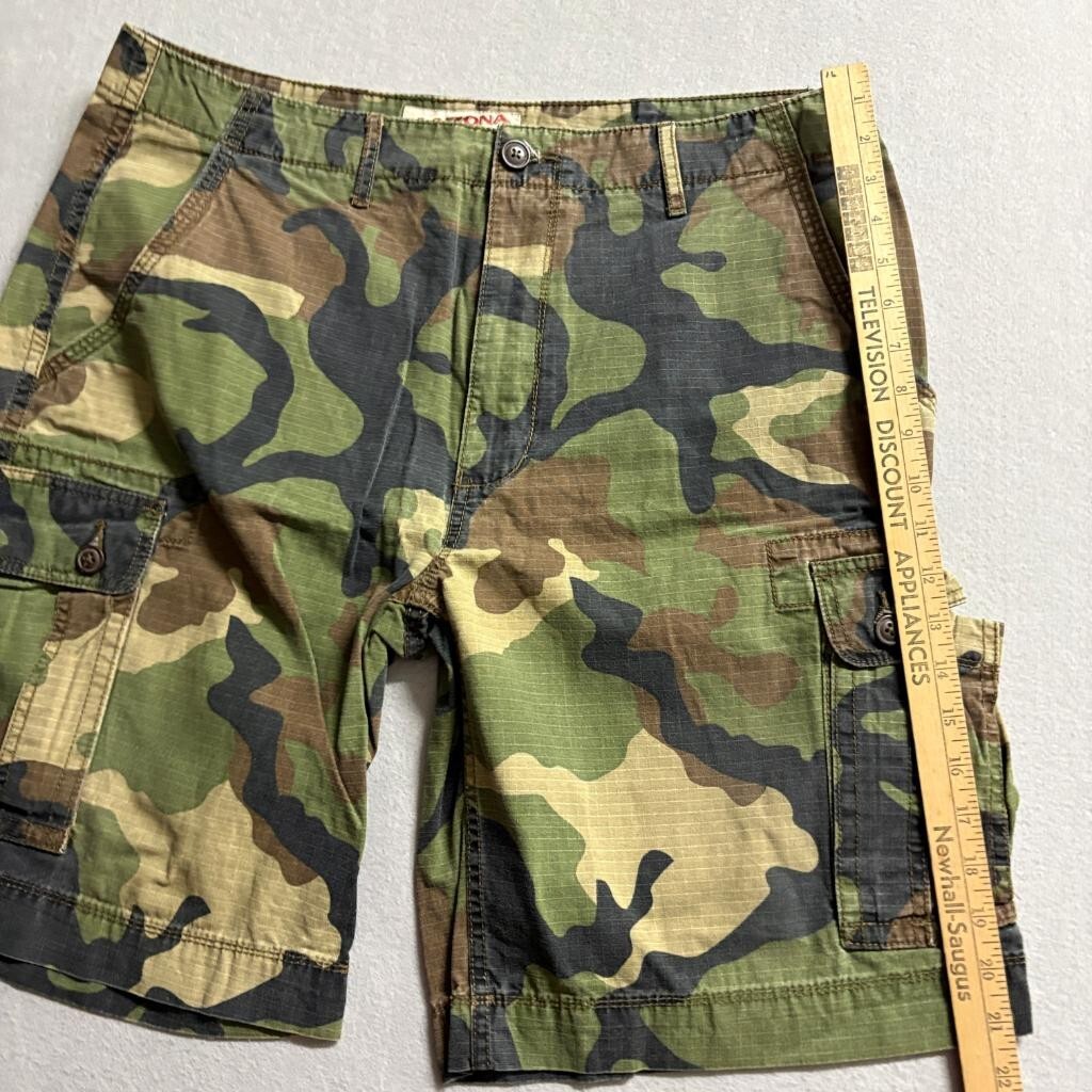 Arizona Jean Co Mens Cargo Shorts Size 36 Green Camouflage Cotton Ripstop