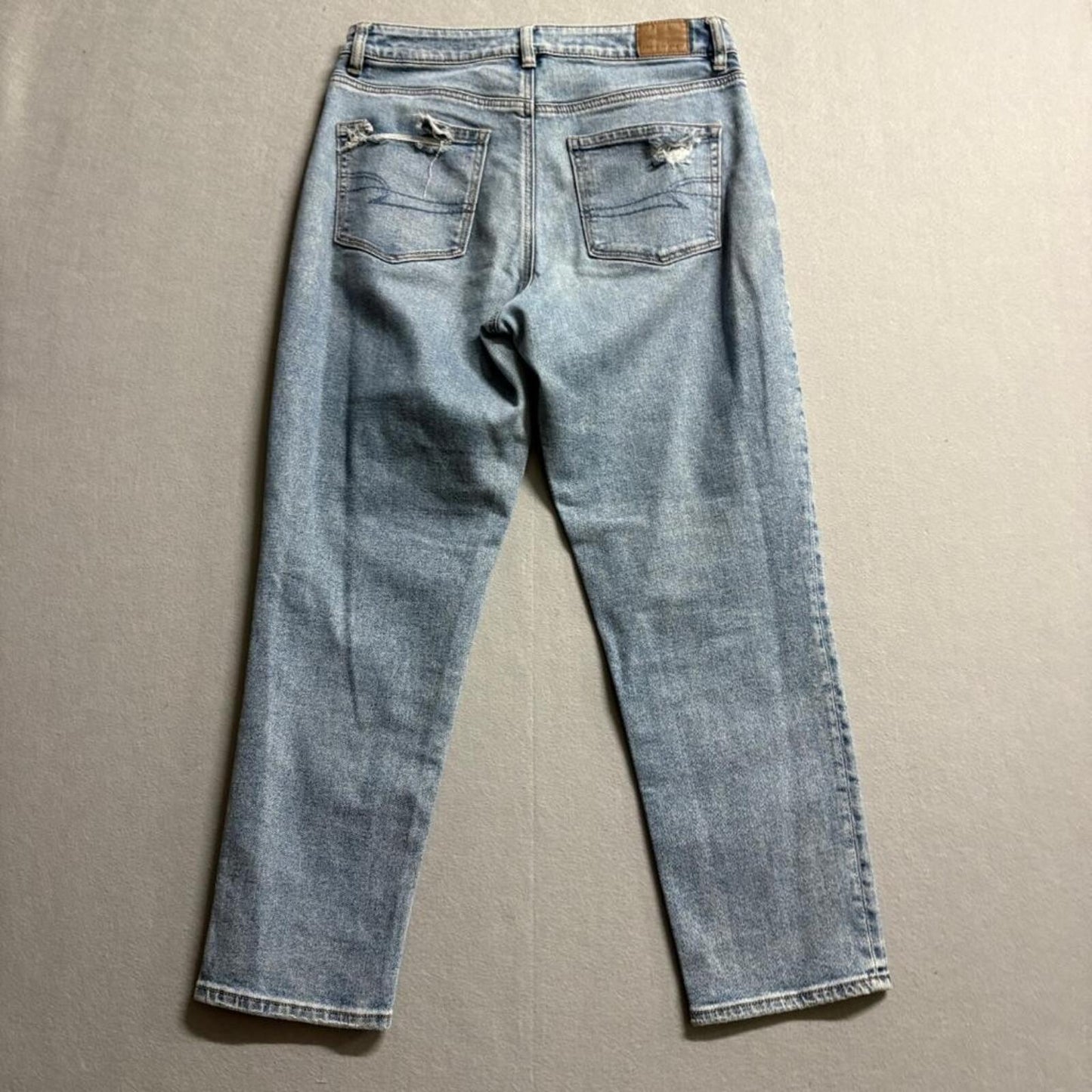 American Eagle Highest Rise Mom Jeans Womens 8 Regular Blue Distressed Pockets