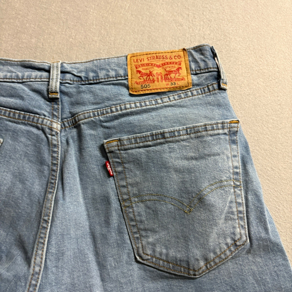 Levi's 505 Cut Off Jean Shorts Mens 33 Blue Denim Raw Hem Jorts Casual