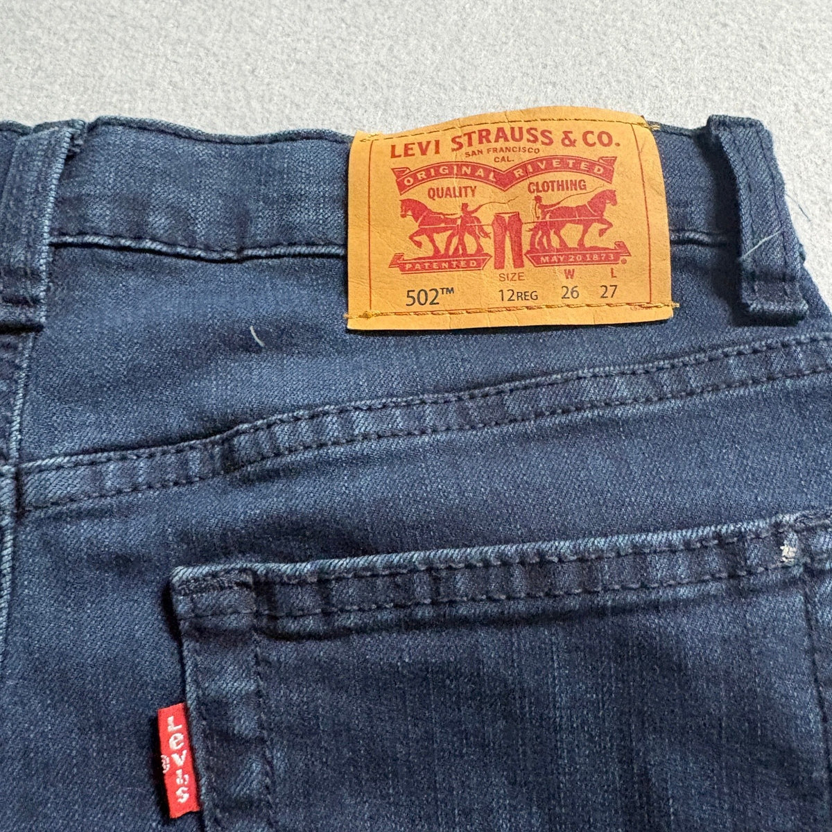 Levi's 502 Regular Taper Jeans Dark Wash Blue Denim Size 12 Reg W26 L27