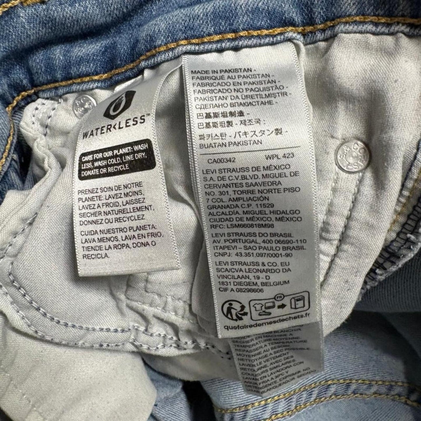 Levi's 724 High Rise Straight Jeans Womens 27x32 Distressed Ripped Light Wash
