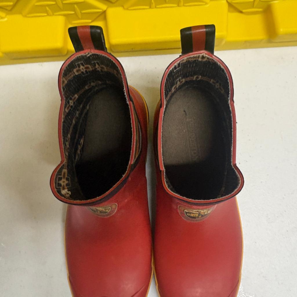 Pendleton Mount Rainier National Park Rain Boots Womens Size 10 Red Yellow