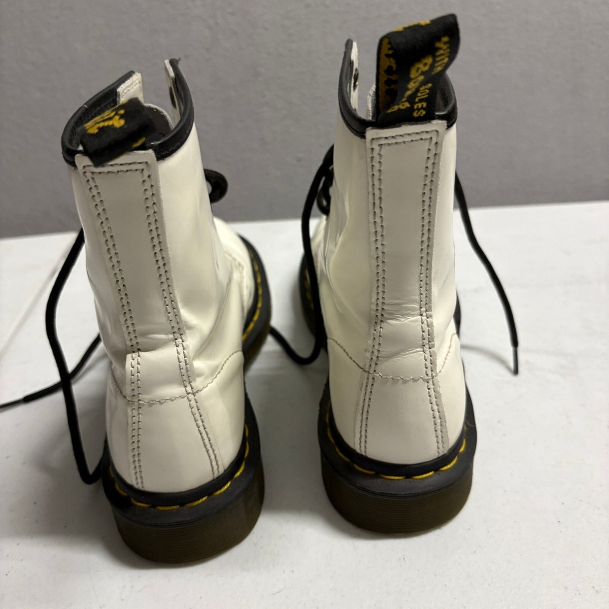 Dr. Martens 1460 White Leather 8-Eye Lace Up Combat Boots Womens Size 6 US /