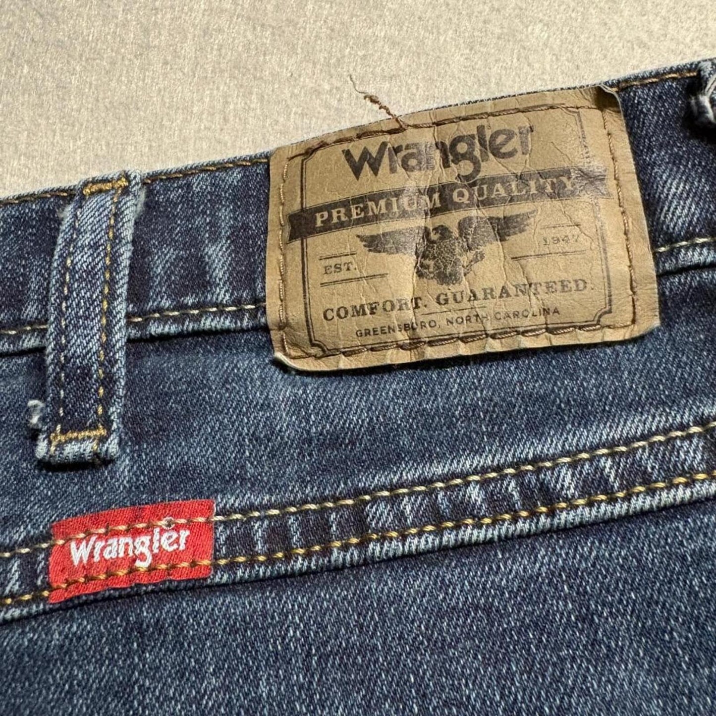 Wrangler Slim Straight Jeans Mens 42x30 Blue Stretch Denim Premium Quality