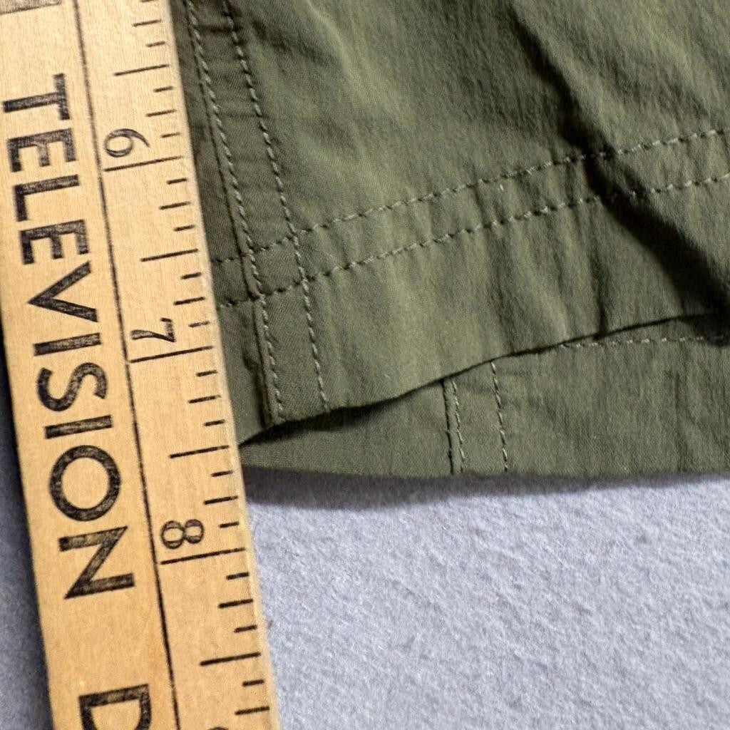 REI Co-op Sahara Cargo Shorts Womens Size 8 Green Nylon Spandex Hiking Outdoor