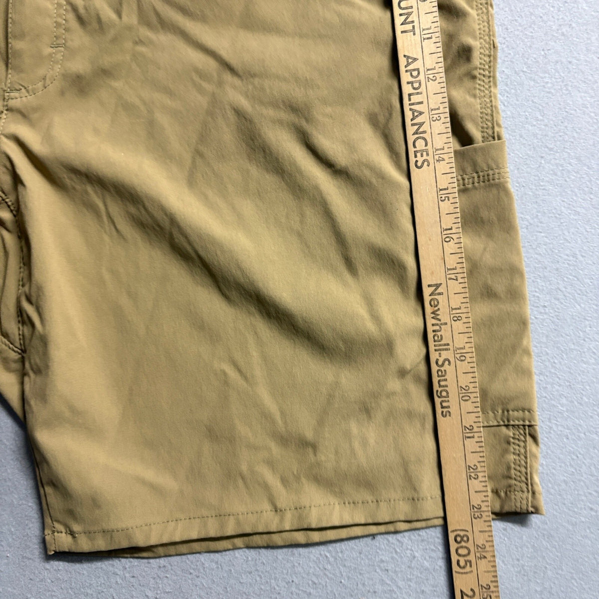 Wrangler Outdoor Cargo Shorts Mens Size 48 Beige Tan Stretch Nylon Utility