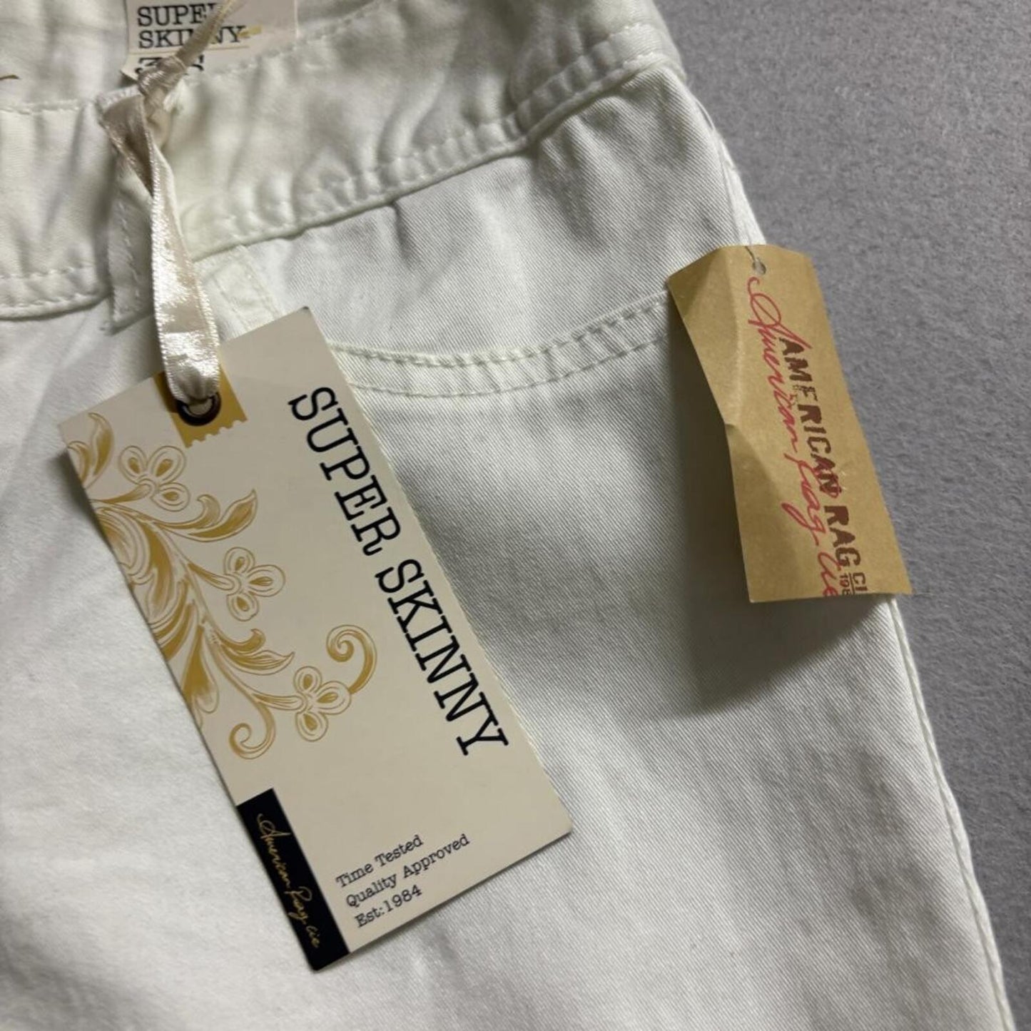 American Rag Cie Womens Super Skinny Jeans Size 3-S White Denim Stretch NWT