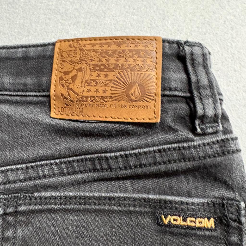 Volcom Vorta Slim Straight Jeans Youth Boys Size 26 Gray Denim Skate Pants