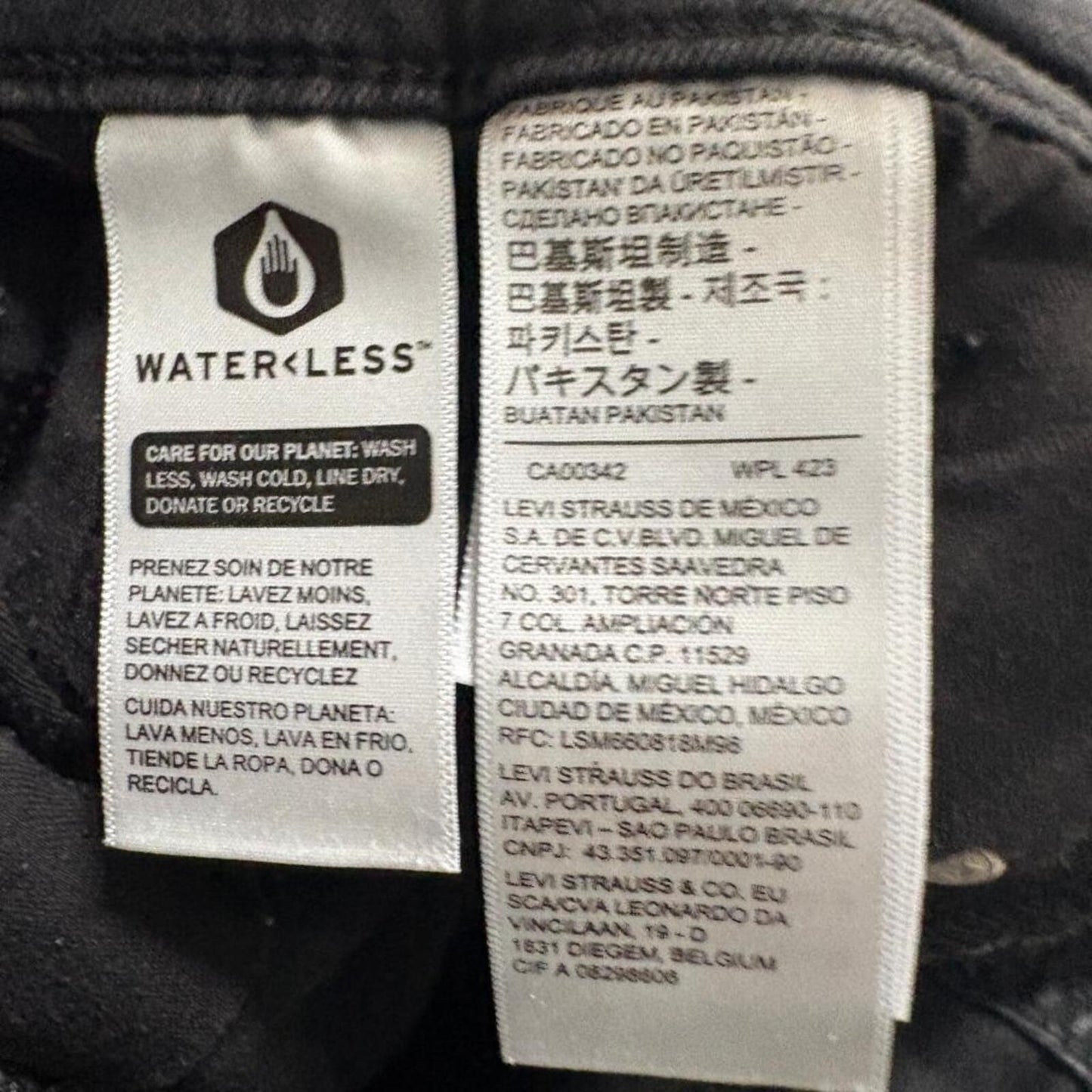 Levi's 311 Shaping Skinny Jeans Womens Size 29x32 Black Denim Stretch Pants