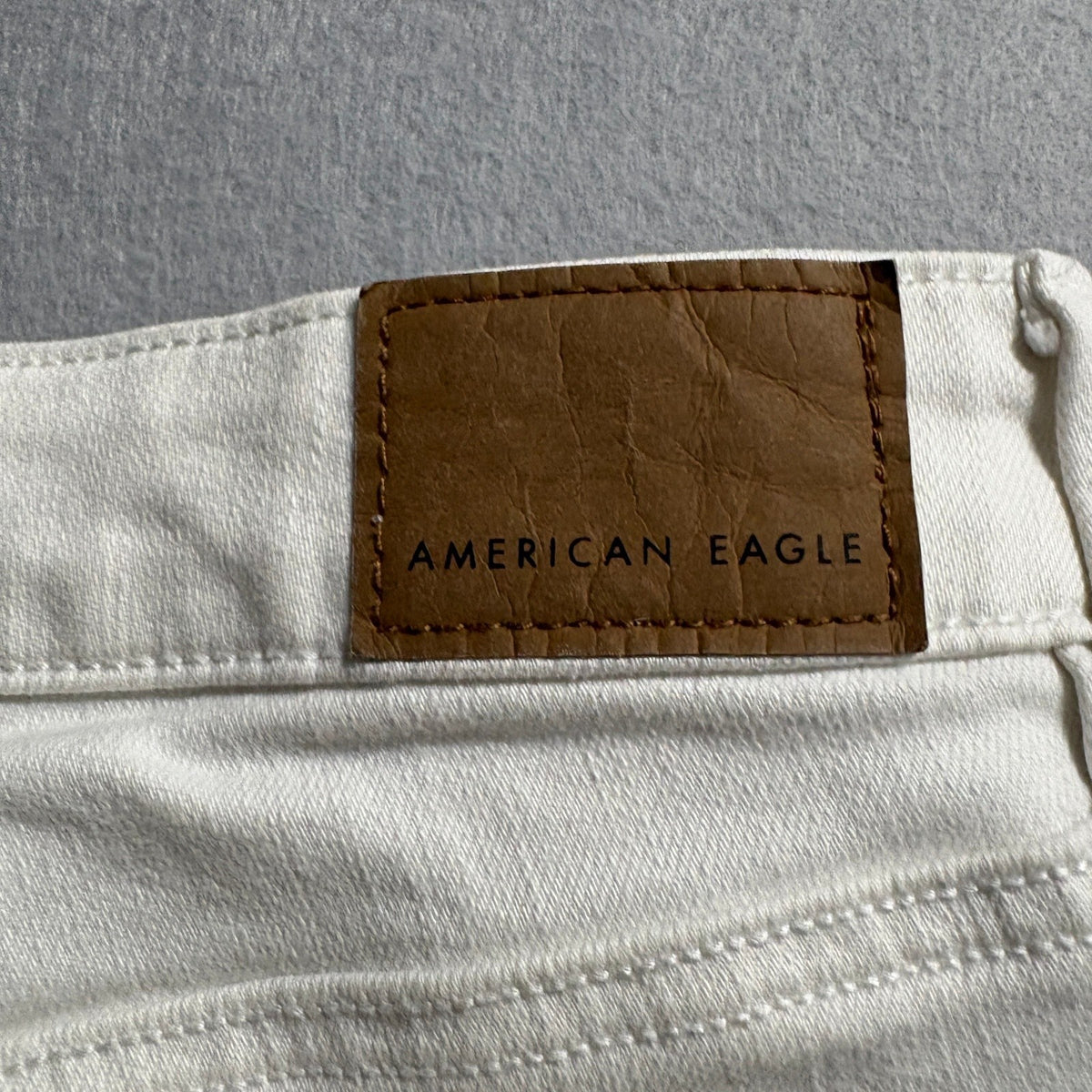 American Eagle Super Stretch Skinny Jeans Womens 12 Regular White Distressed