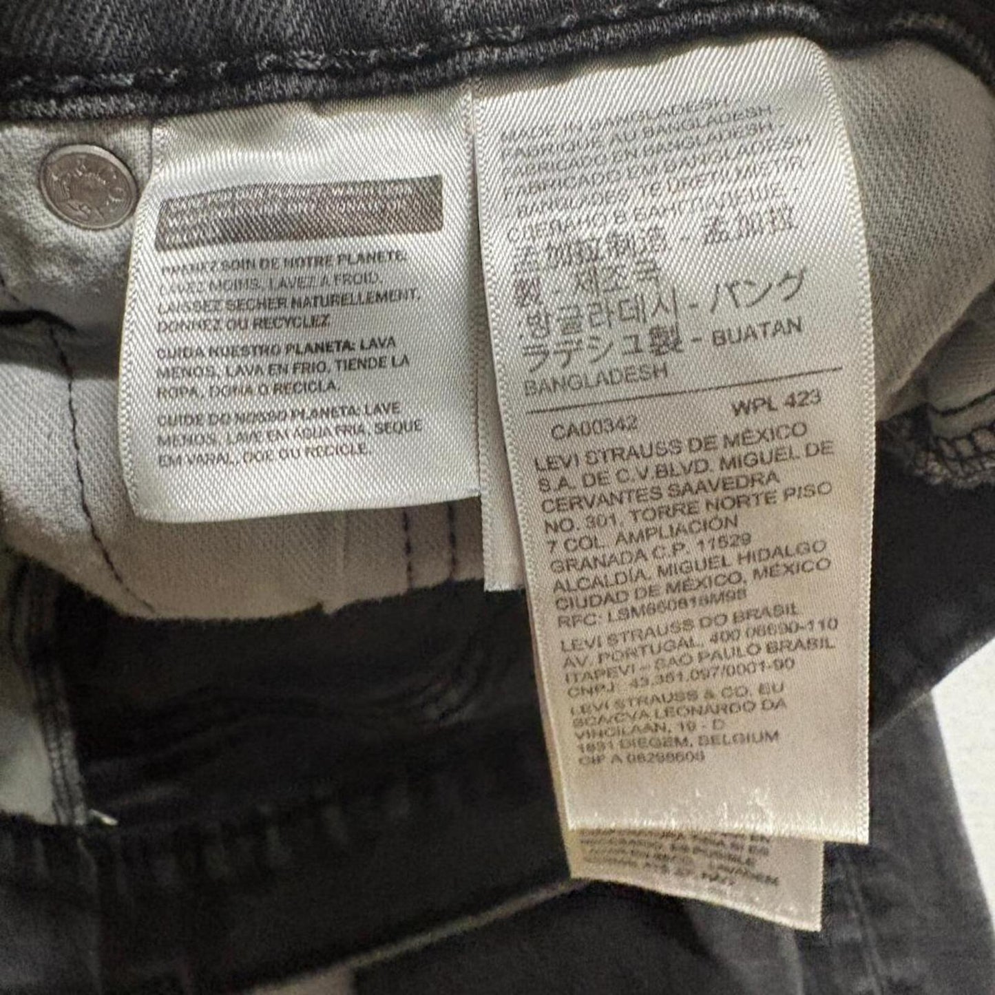 Levi's 511 Slim Fit Distressed Jeans Mens 30x32 Black Ripped Denim Pants