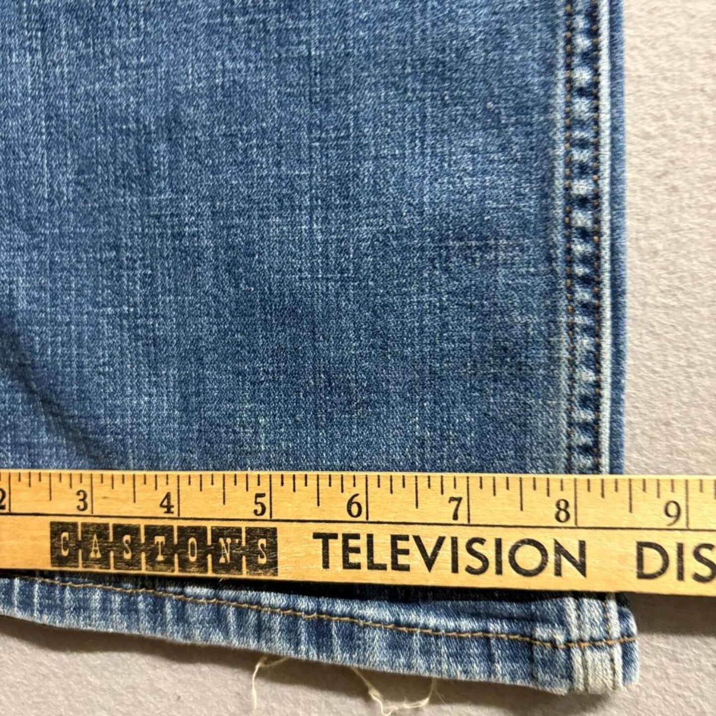 Levis 545 Jeans Womens 4 Medium Blue Denim Low Boot Cut Flap Pocket Stretch