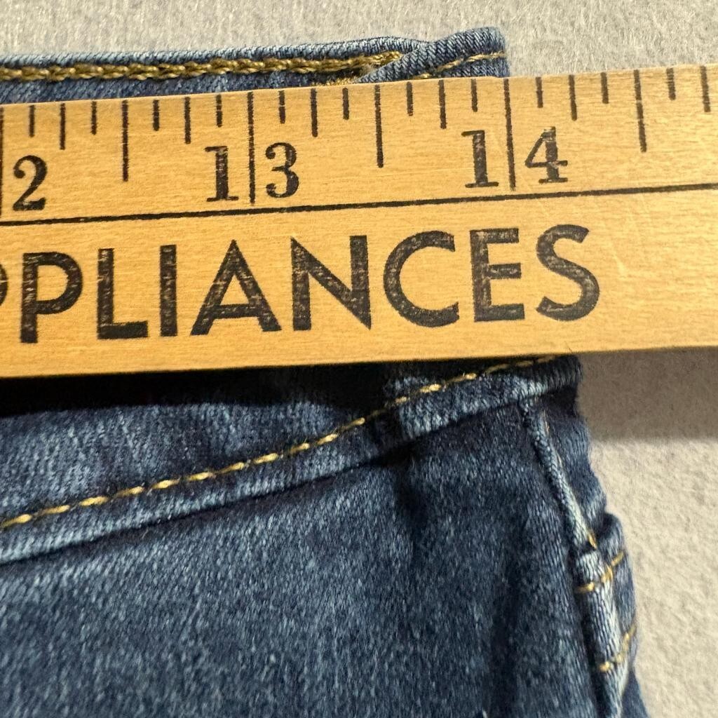 Levi's 711 Skinny Jeans Womens 26 Blue Denim Medium Wash Stretch Pants W26 L28