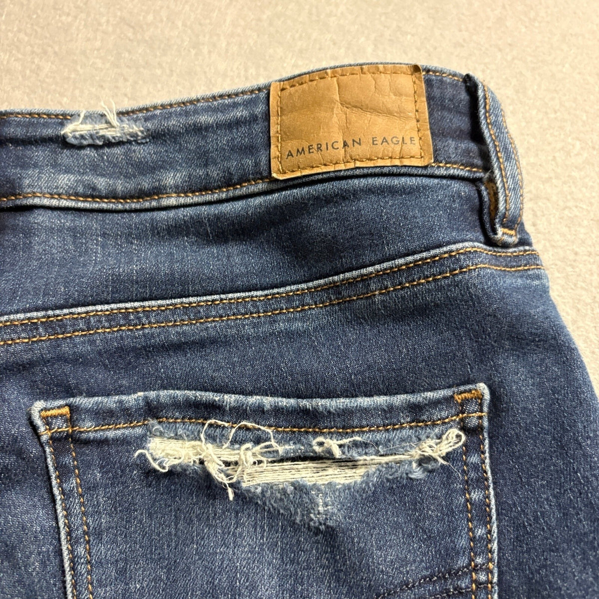 American Eagle Next Level Stretch Jegging Womens Size 2 Long Distressed Jeans