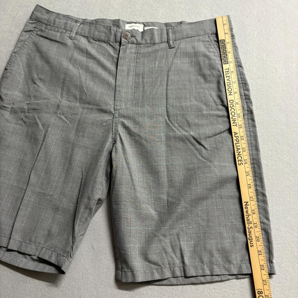 Quiksilver Mens Chino Shorts Size 38 Gray Plaid Textured Regular Fit Flat Front