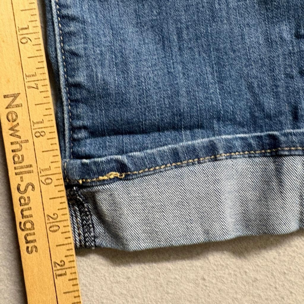 Signature by Levi Strauss Co Womens Mid Rise Capri Jeans Size 6 Blue Denim