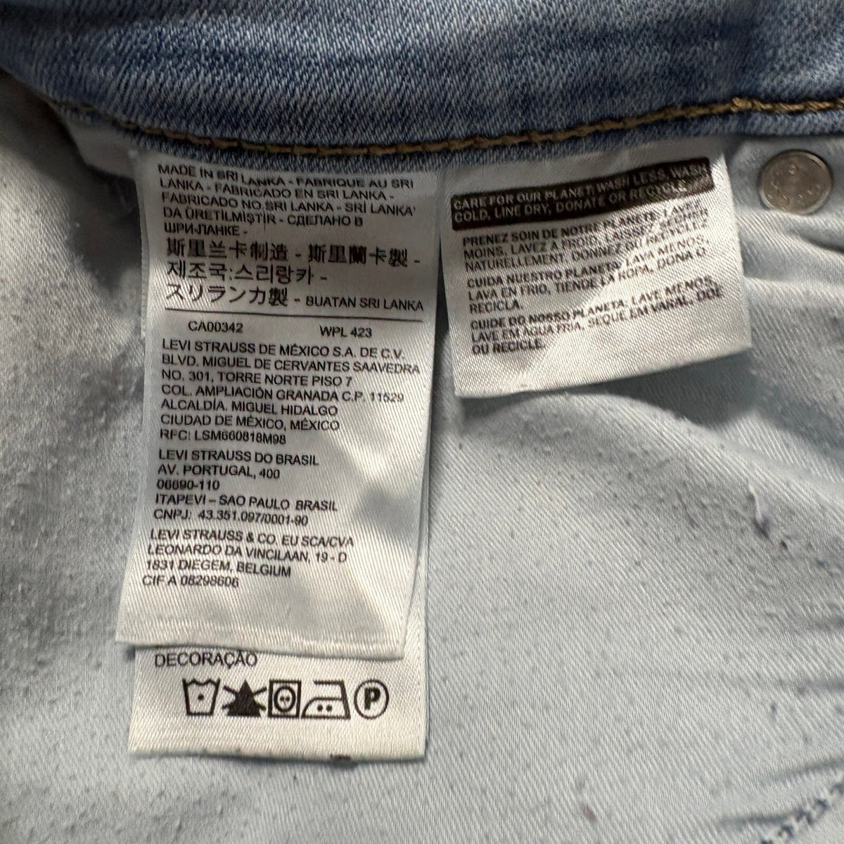 Levis 311 Shaping Skinny Capri Jeans Womens 18W Light Wash Denim Stretch Crop