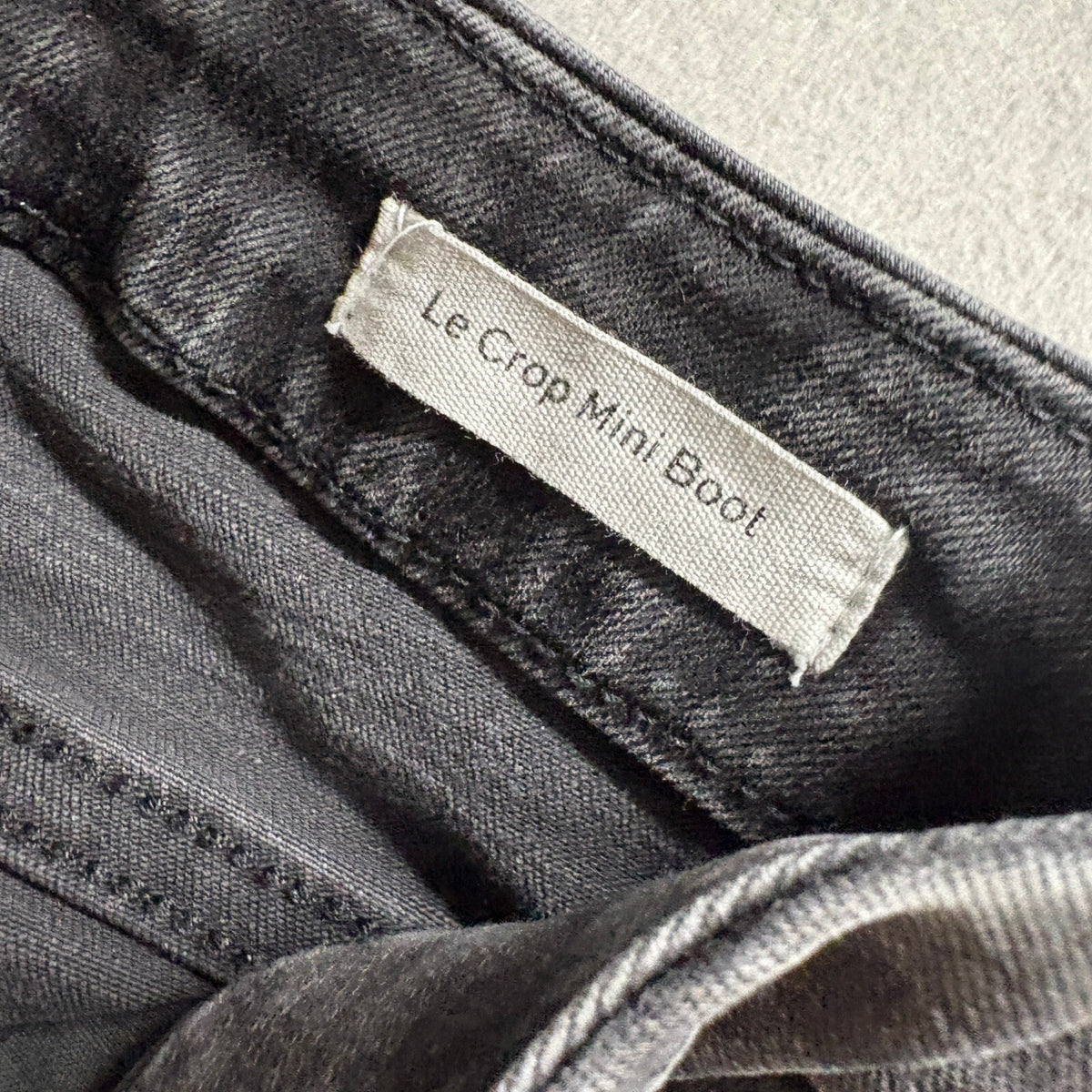 FRAME Le Crop Mini Boot Jeans Womens Size 27 Black Frayed Raw Hem Stretch Denim