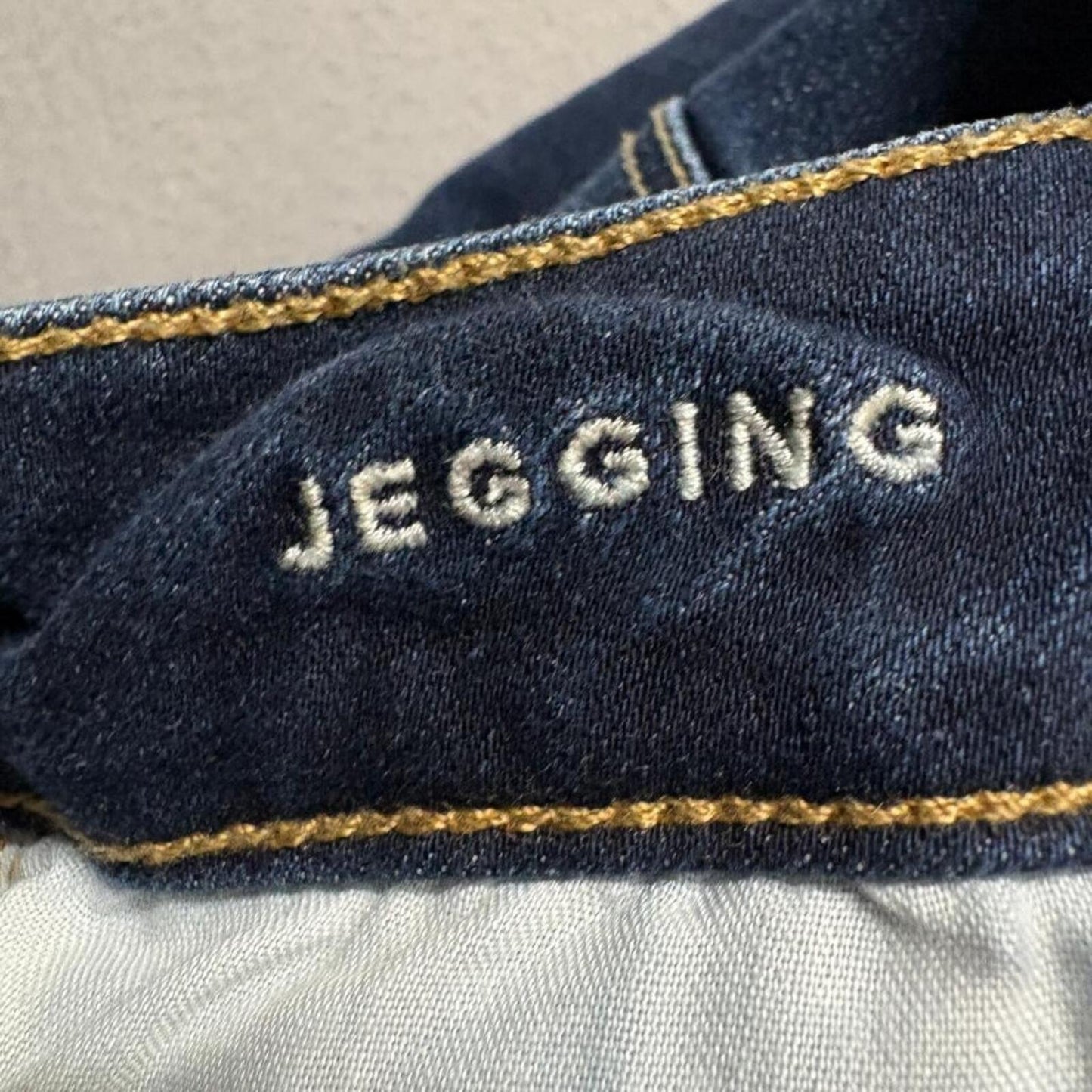 American Eagle Next Level Stretch Jegging Jeans Womens Size 0 Regular Dark Wash