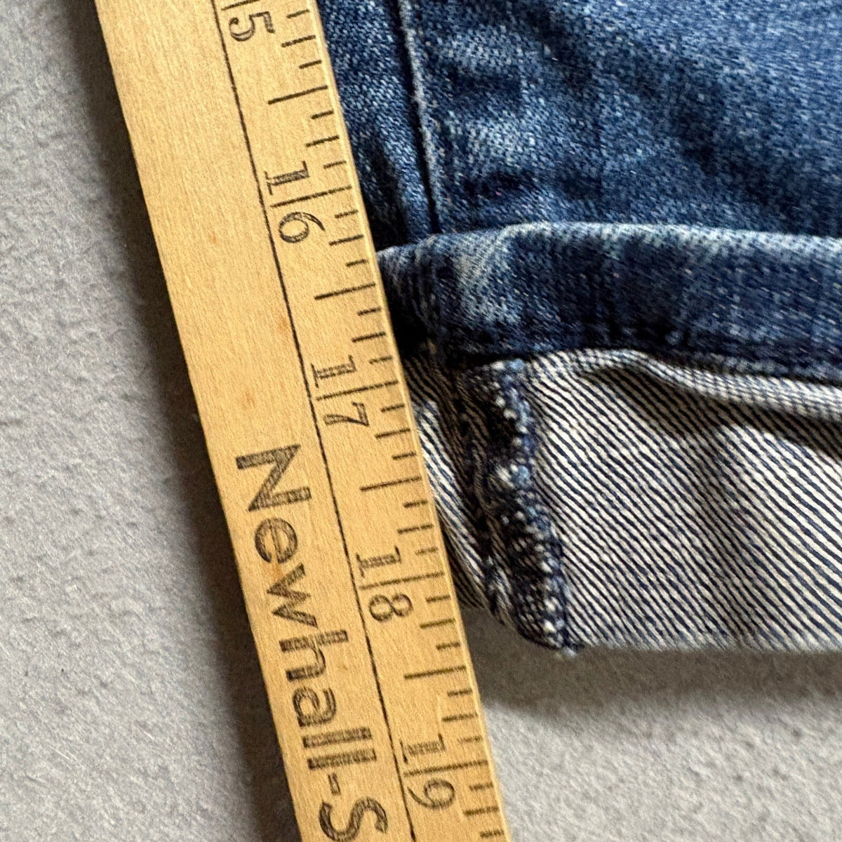 Levi's 515 Capri Jeans Womens Size 14 Blue Denim Cuffed Cropped Stretch Medium