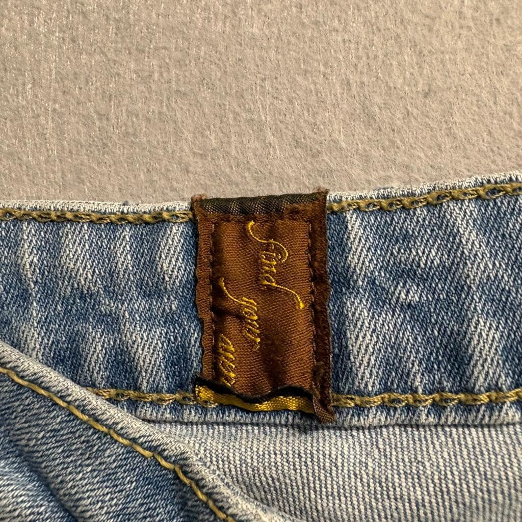 Wrangler Aura Bootcut Jeans Womens 26x32 Light Wash Regular Rise Denim