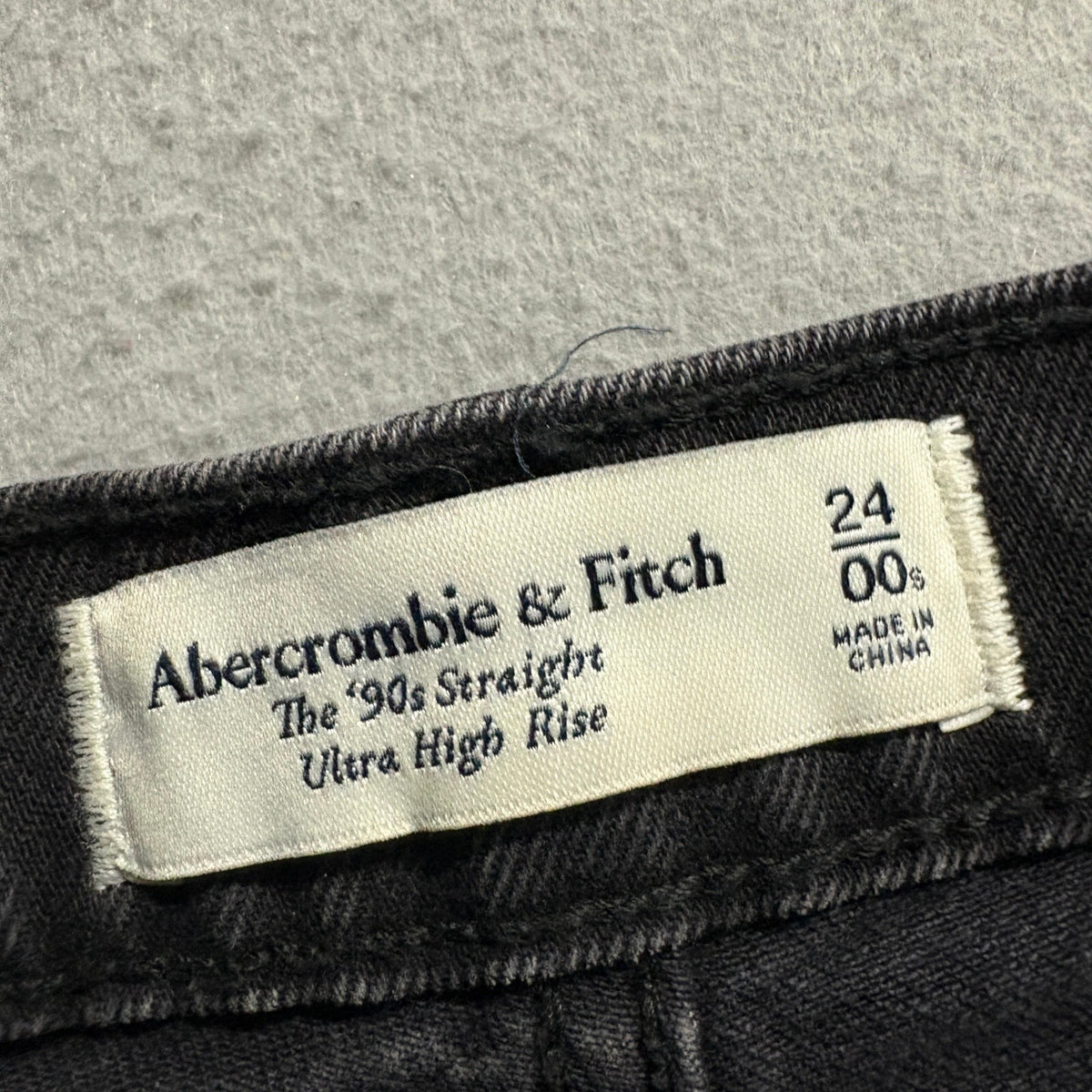 Abercrombie & Fitch 90s Straight Ultra High Rise Faux Leather Denim Jeans 24