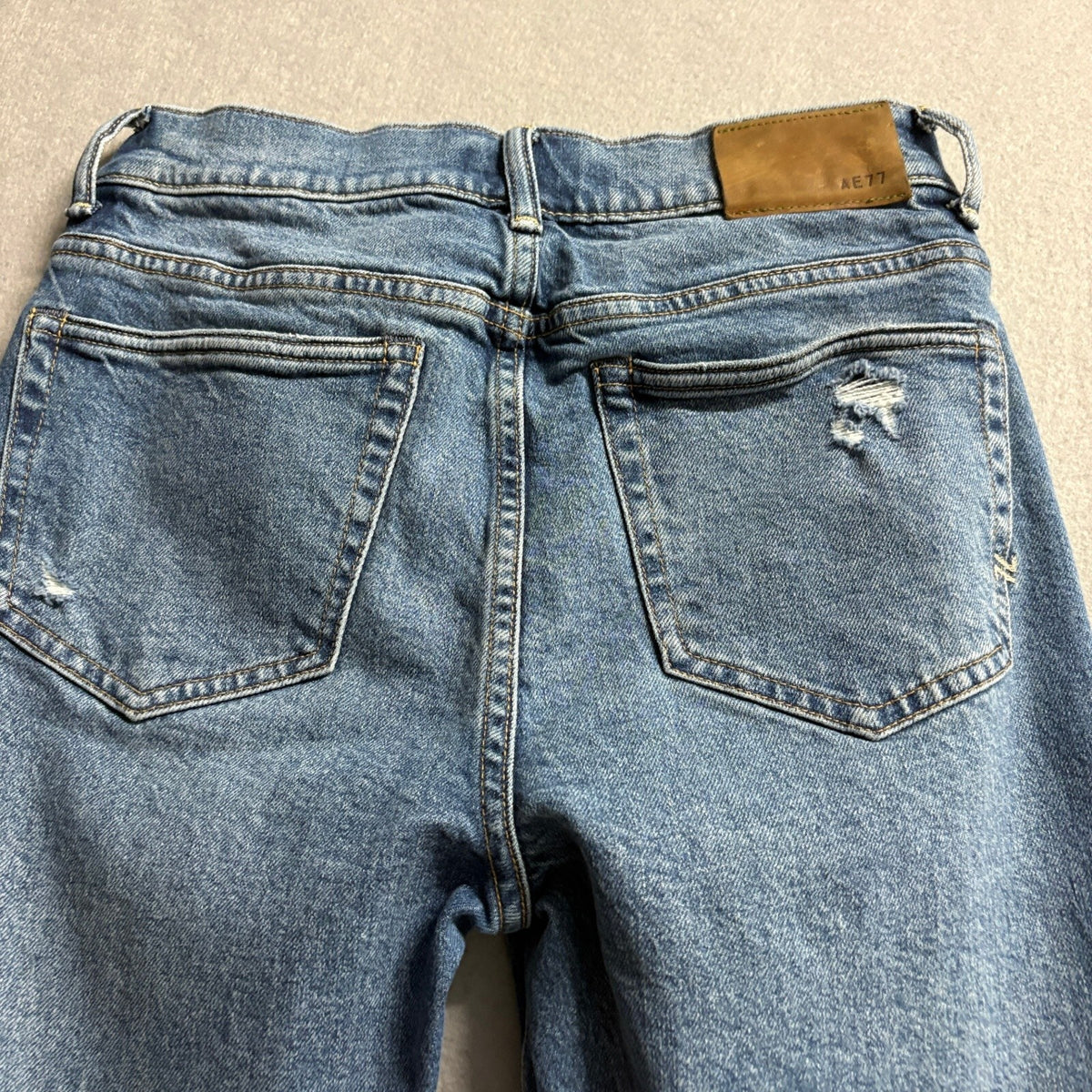 AE77 American Eagle Straight Crop Jeans Womens Size 0 Blue Denim Button Fly Raw