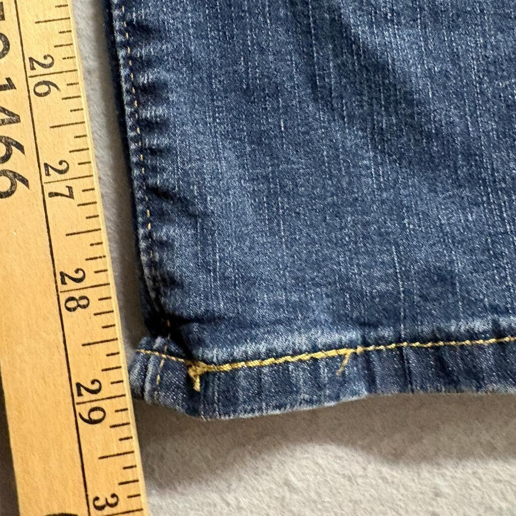 Signature by Levi Strauss Co Gold Womens Mid Rise Straight Jeans Size 6S W28 L30