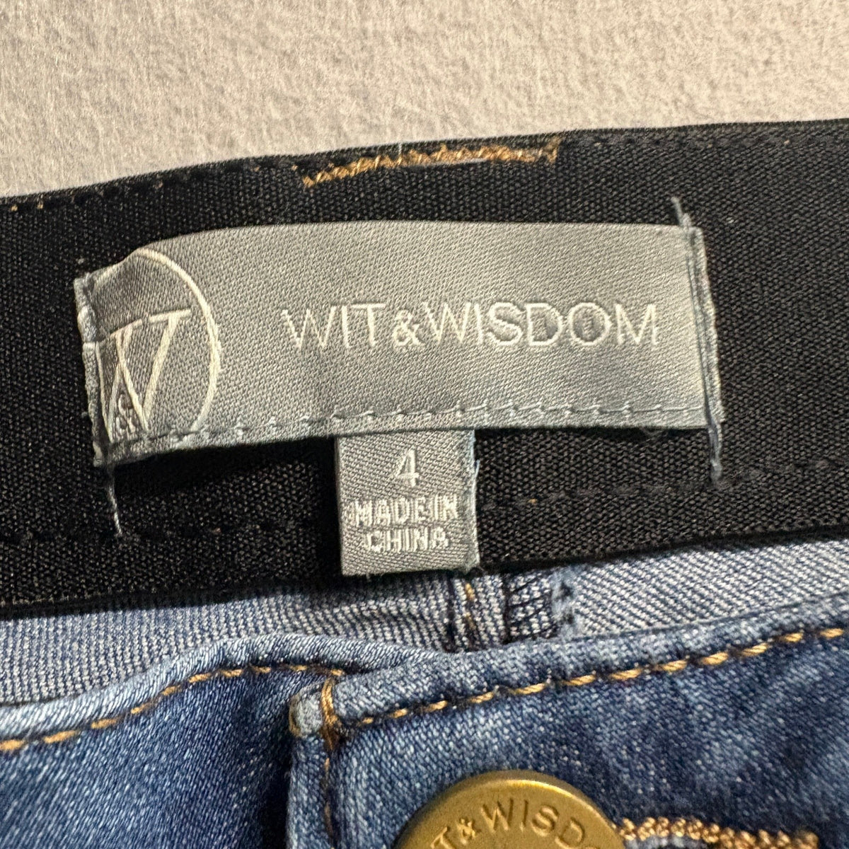 Wit & Wisdom Denim Bermuda Shorts Size 4 Medium Wash Stretch Blue Jeans