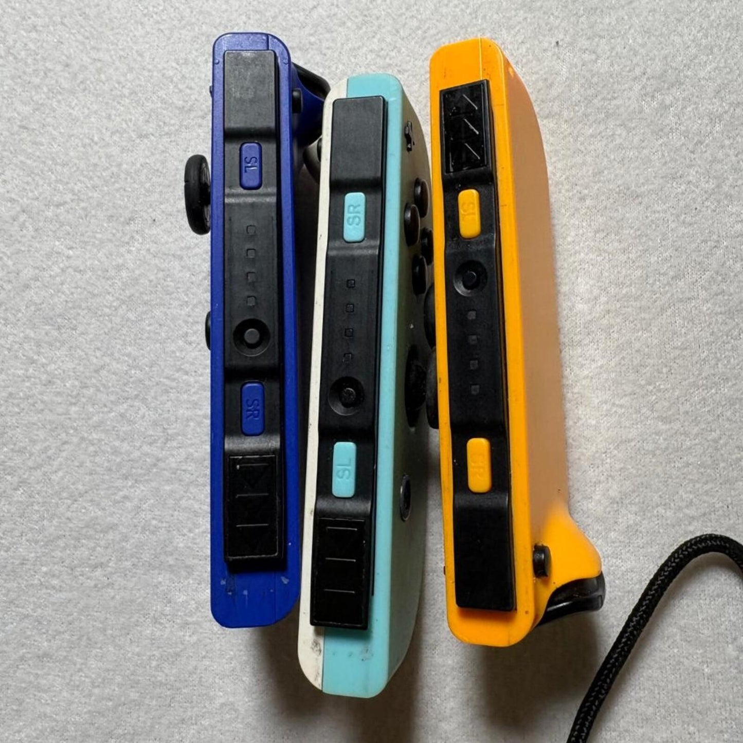 Nintendo Switch Joy-Con Controllers Lot of 3 Blue Light Blue Yellow For Parts