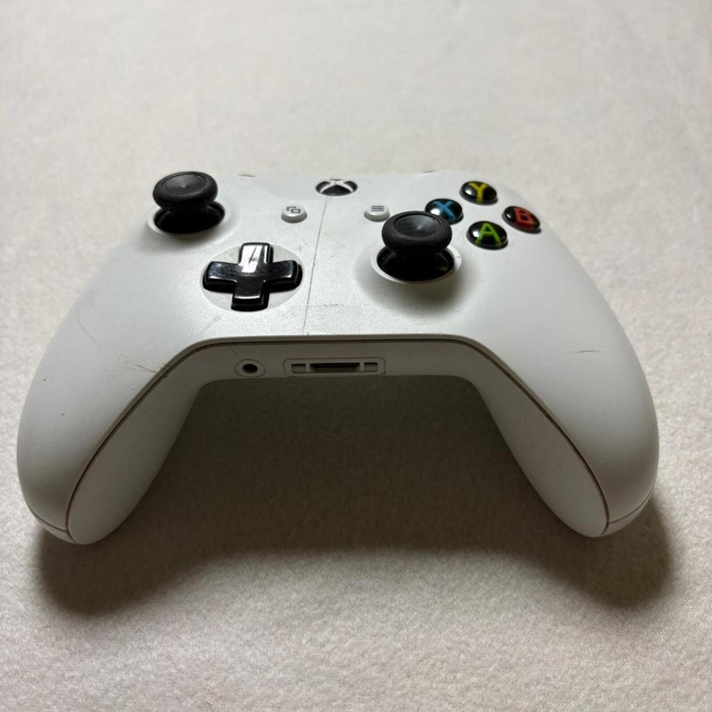 Microsoft Xbox One Wireless Controller Model 1708 White - Missing Battery Cover