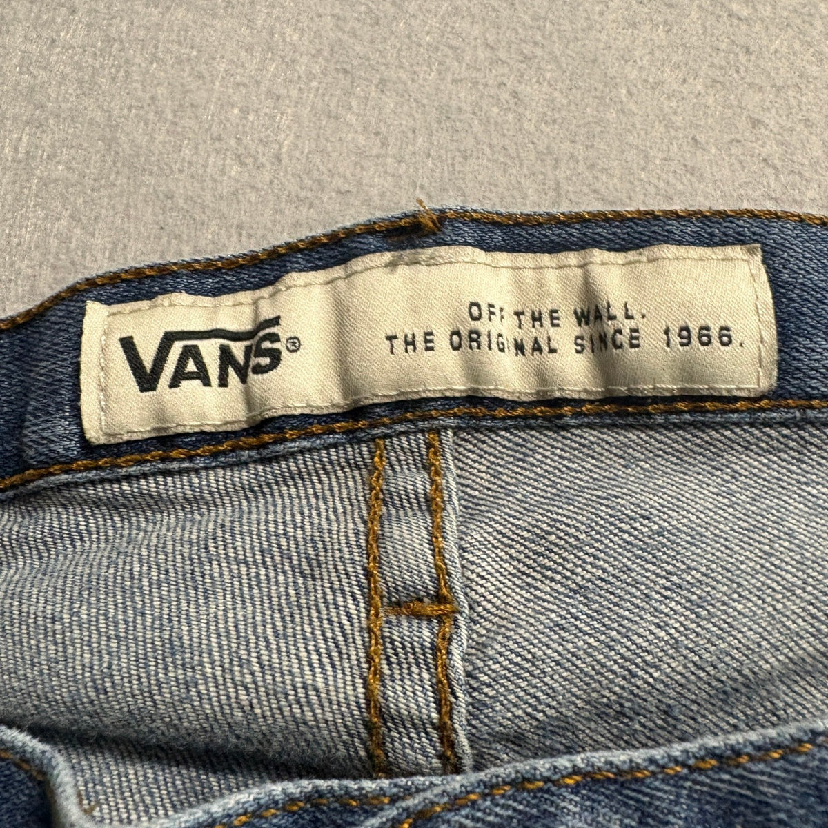 Vans V66 Standard Distressed Mens Blue Denim Jeans Size 30 x 30 Ripped Knees
