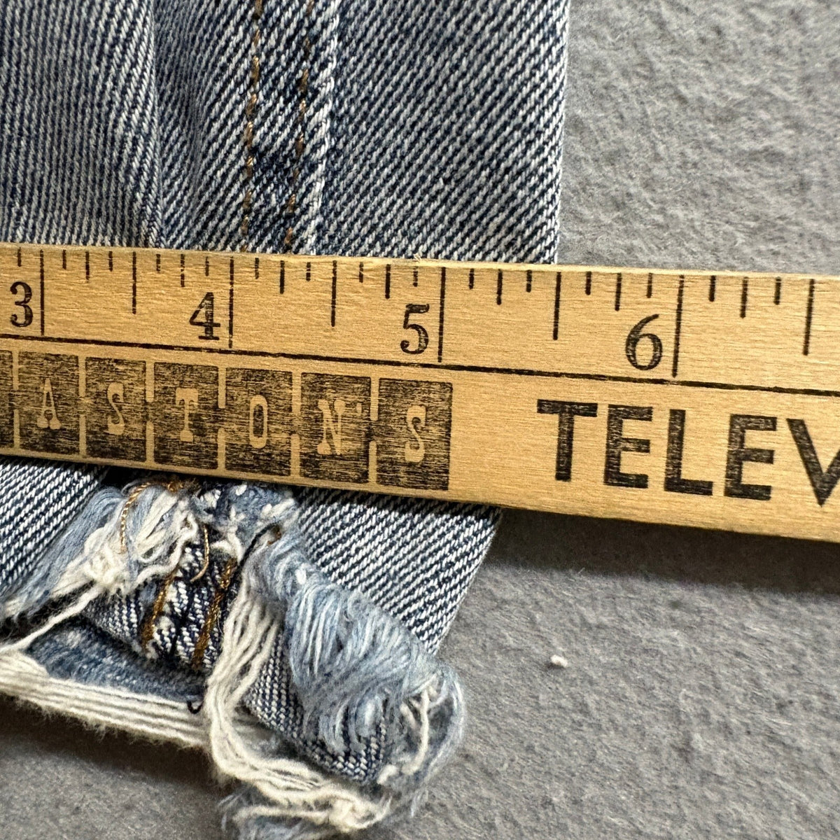 Almost Famous Two Tone Split Color Distressed Jeans Womens Size 3 Blue Denim