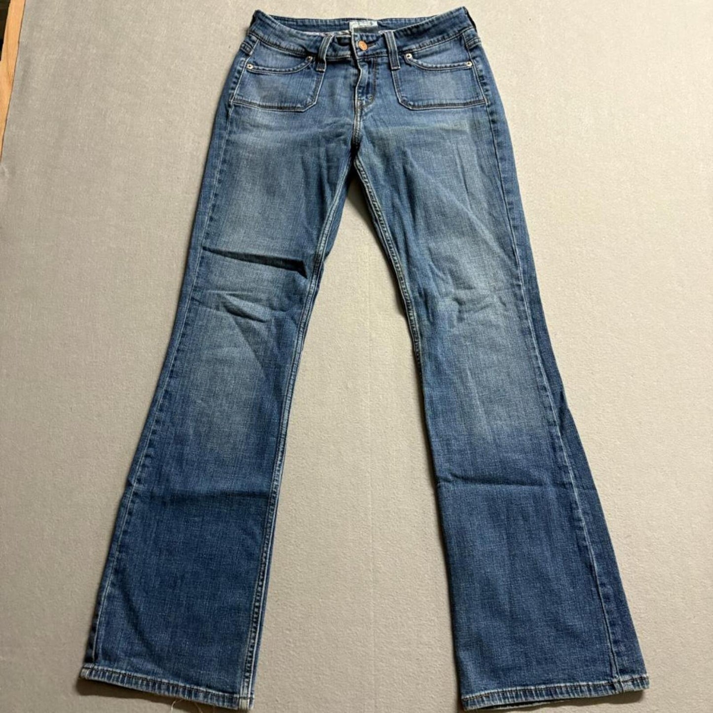 Levis 545 Jeans Womens 4 Medium Blue Denim Low Boot Cut Flap Pocket Stretch