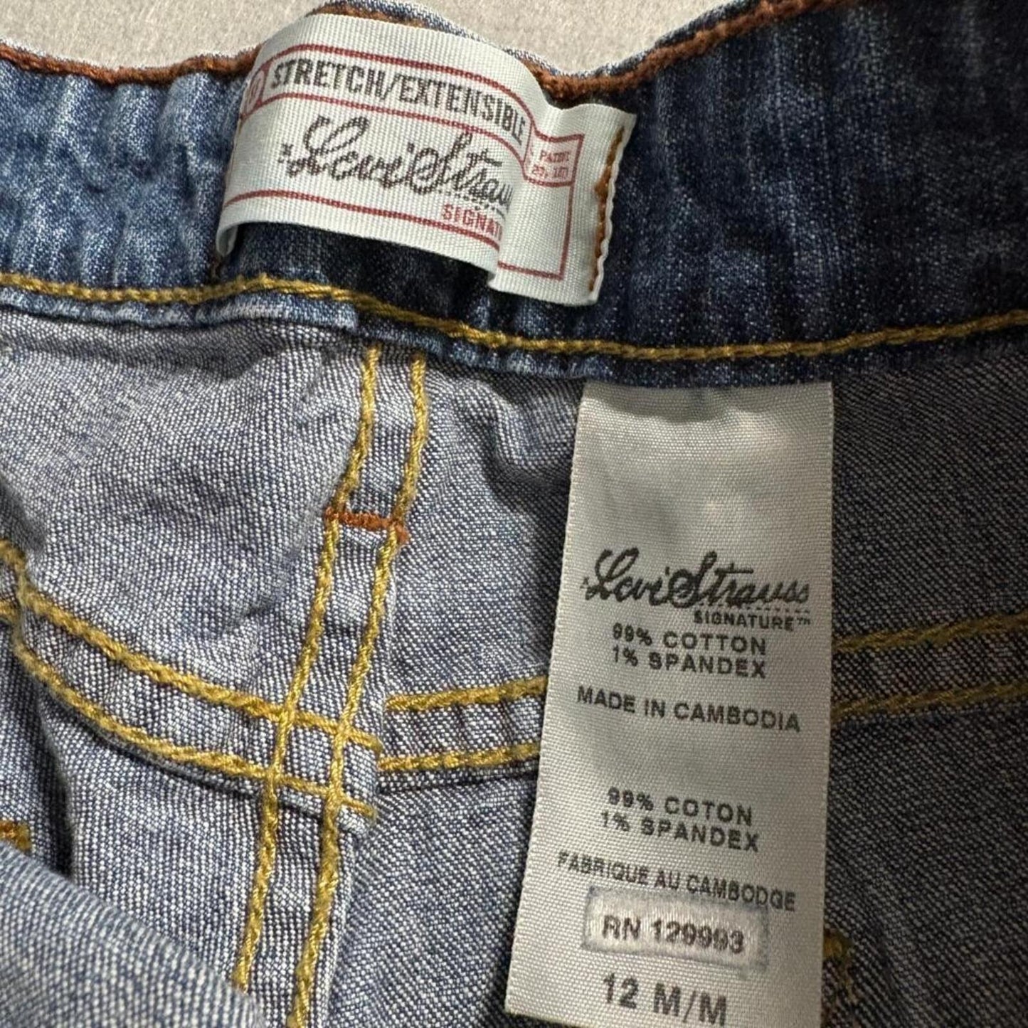 Signature by Levi Strauss Women's Bootcut Jeans Size 12 M Blue Denim Stretch